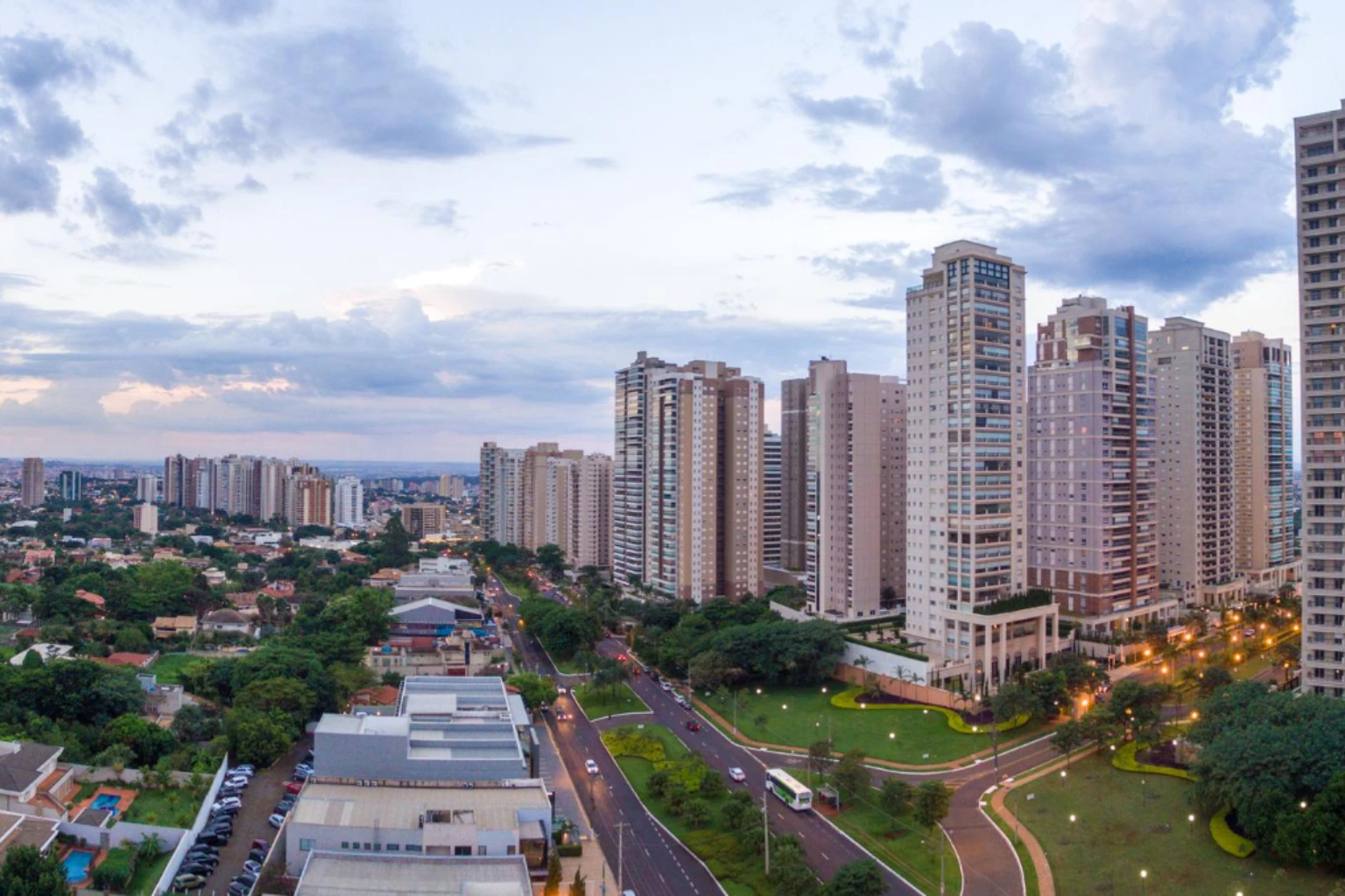 Residential Property In Noida – Best Areas & Projects